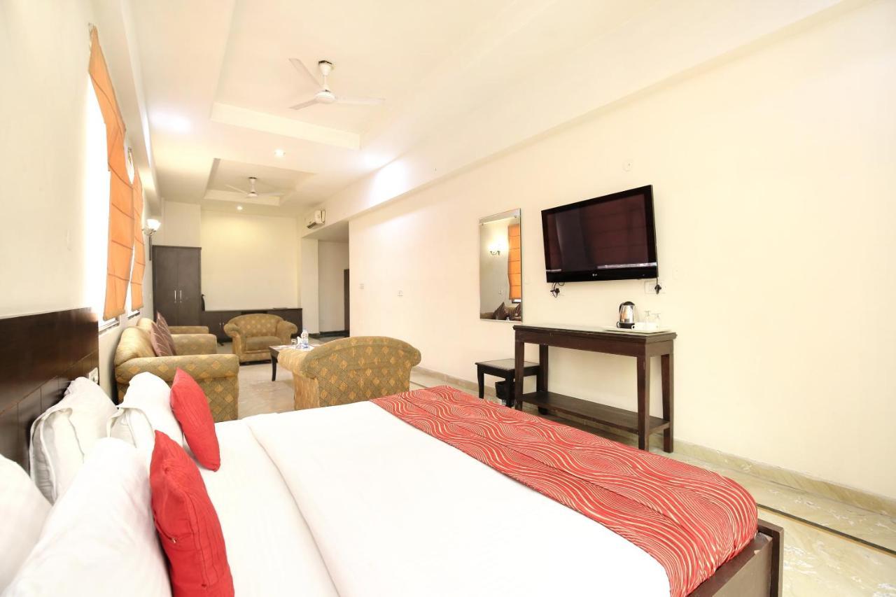 Capital O 15395 Hotel 42 Amritsar Dış mekan fotoğraf