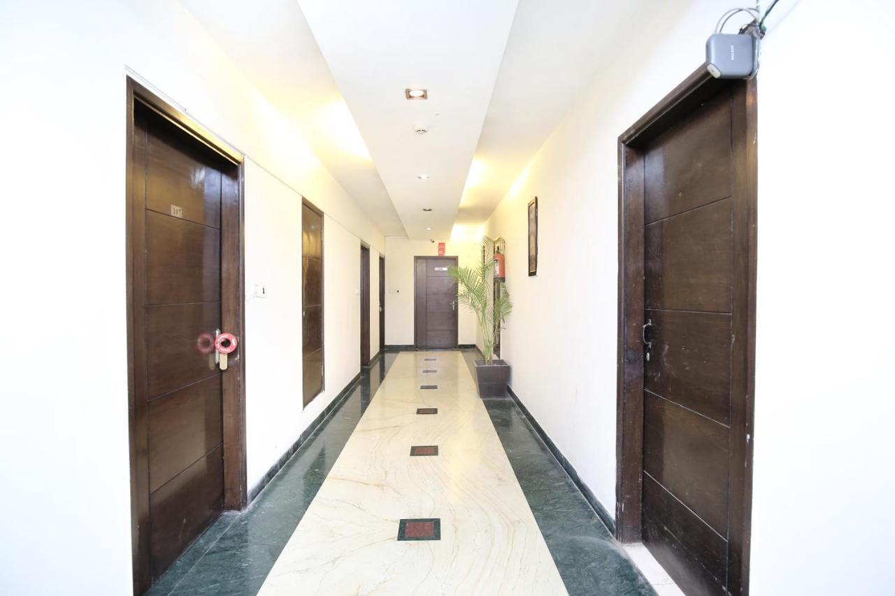 Capital O 15395 Hotel 42 Amritsar Dış mekan fotoğraf